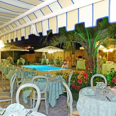Szálloda La Villa Park Hotel
